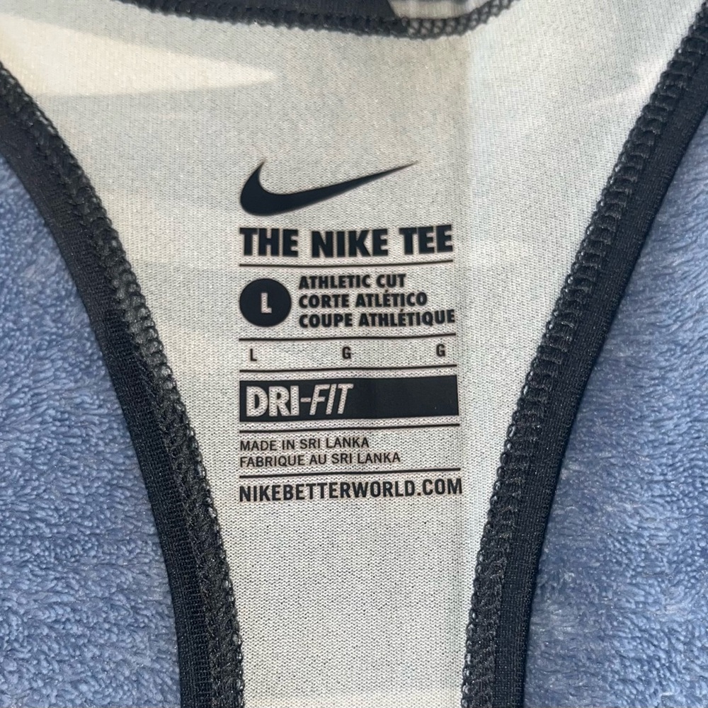 Nike Dri-FIT - Picture 3 of 7